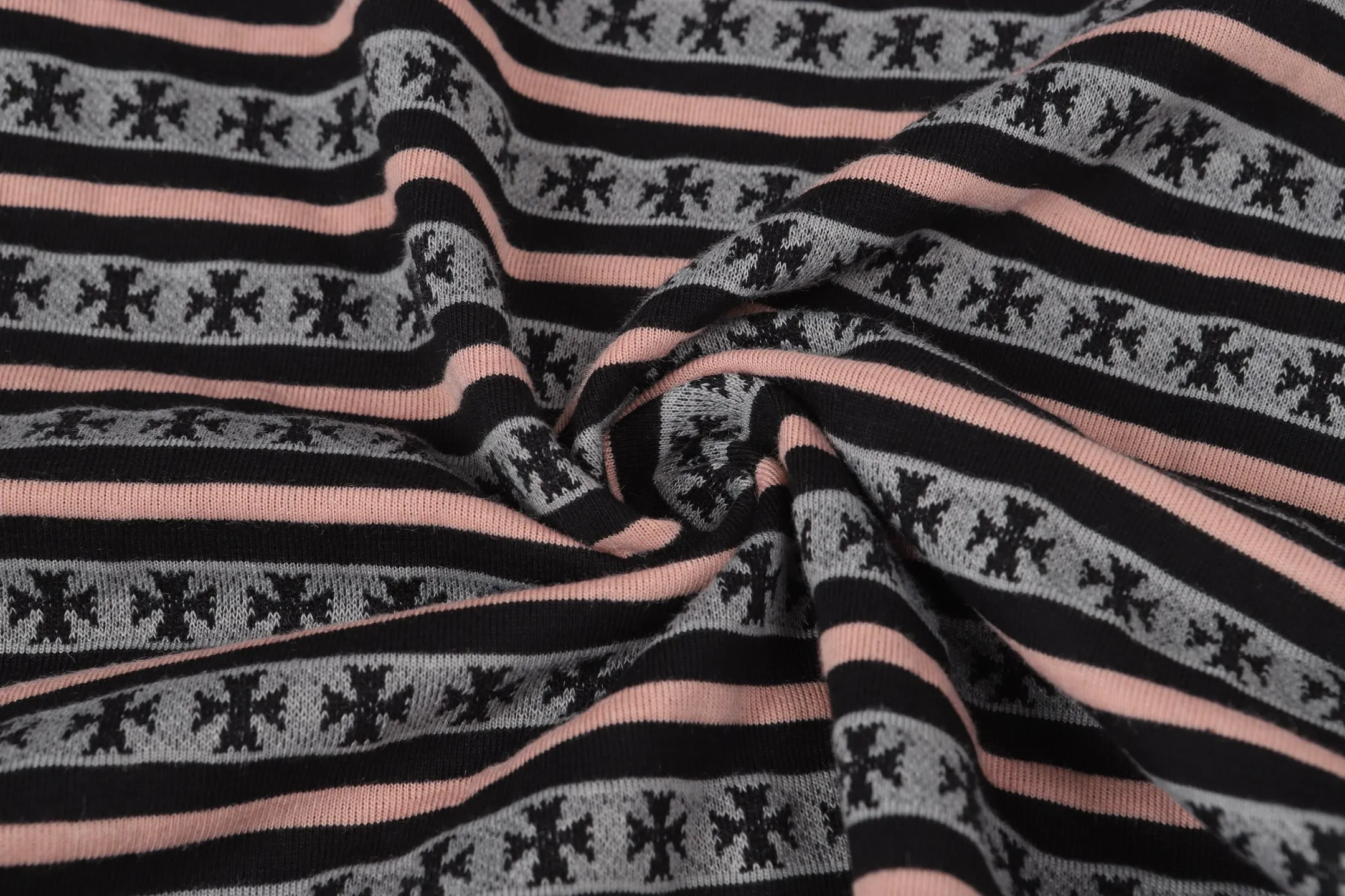 P190 -Chrome Hearts/Chrome Hearts 25ss season's most popular striped yarn-dyed long-sleeved T-shirt -High weight, high density and high quality. The wool is soft, delicate and skin-friendly. It feels soft and silky. It has excellent warmth and skin-friendly properties. -Customized weaving and dyeing, no color difference, no matter the fabric or workmanship details, beat the ordinary version on the market. -Colour: black, gray, blue, pink, green -Size: S M L XL